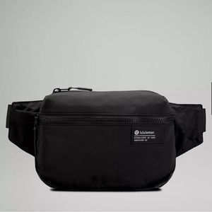 NWT Lululemon Clean Lines Belt Bag, Black 2L